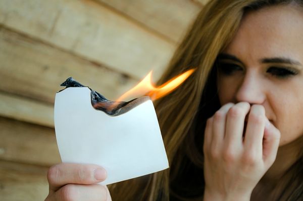 نار الوحدة ورمضاء الرغبة.. مشاعر مطلقة