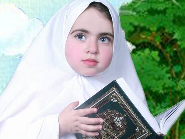 المراهقات والحجاب والزينة.. مقترحات تربوية