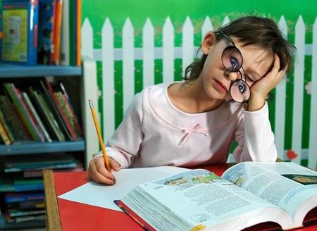 أخي يكره الدراسة.. الحل في الدافعية